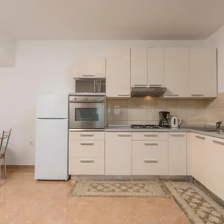 Holiday home Stunning In Mihatovici With Kitchen