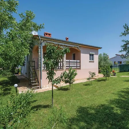 Stunning In Mihatovici With Kitchen * Rosini