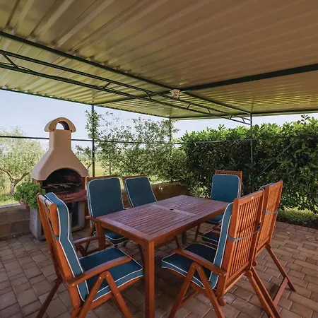 Stunning In Mihatovici With Kitchen Casa vacanze Rosini