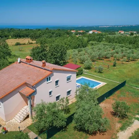 Stunning In Mihatovici With Kitchen Casa vacanze Rosini